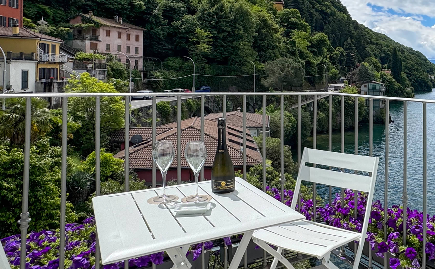 villa reverie bellano vista lago suite con balcone